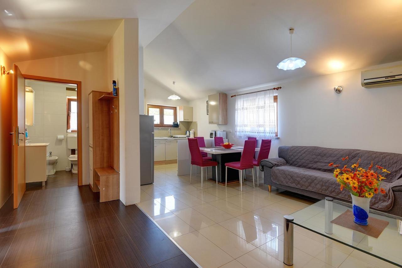 Holiday Home Jasminka Медулин Екстер'єр фото
