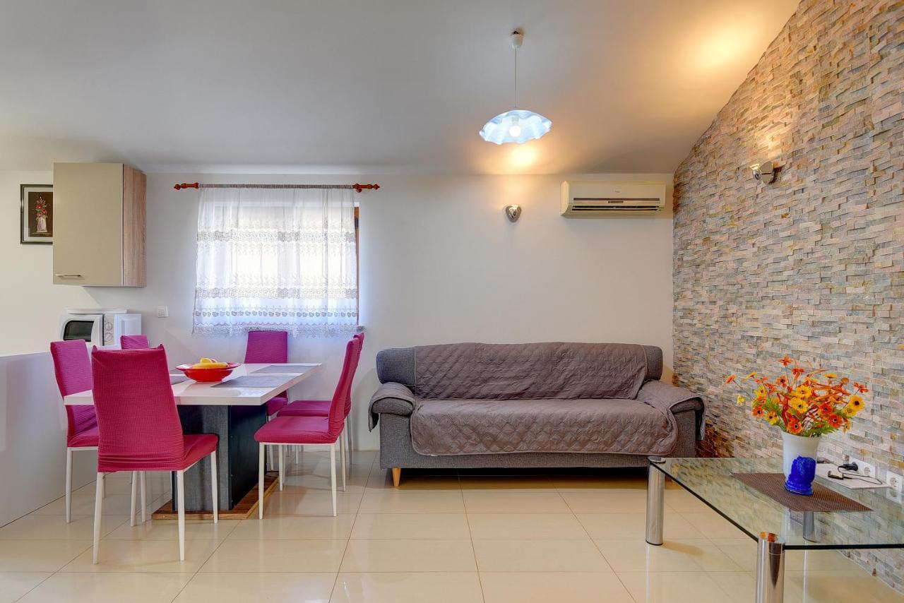 Holiday Home Jasminka Медулин Екстер'єр фото