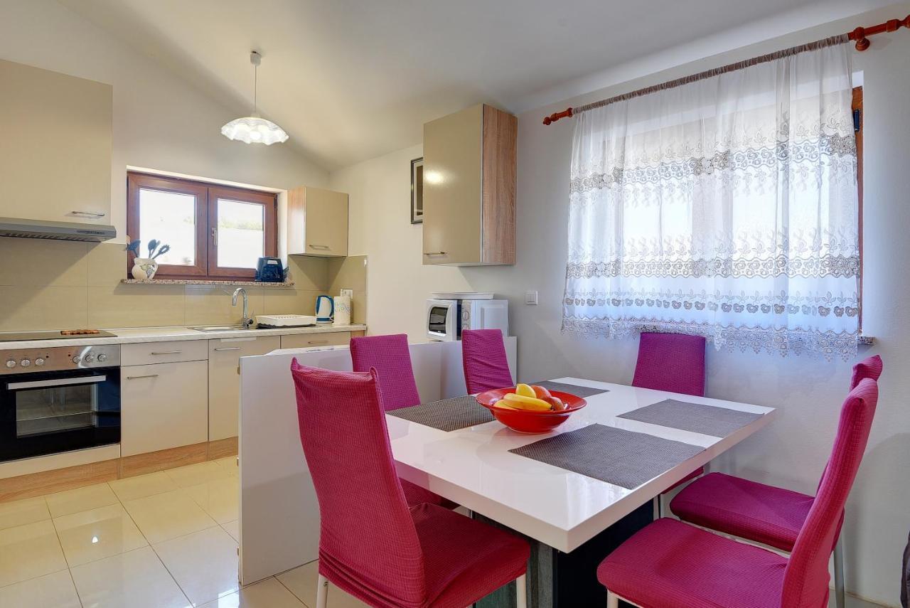Holiday Home Jasminka Медулин Екстер'єр фото